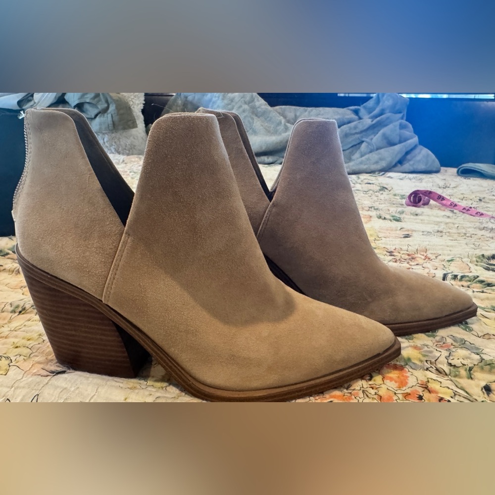 Vince Camuto Gigietta size 9 bootie